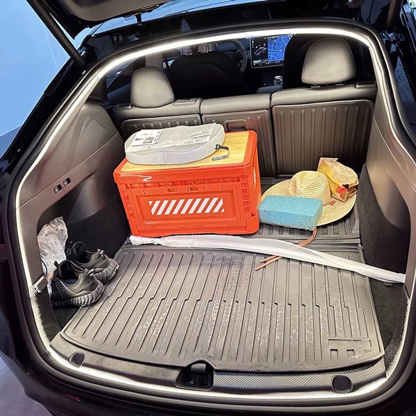 Éclairage coffre<br> Tesla Model Y